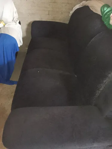 Vende se um sofá