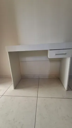 Escrivaninha pequena