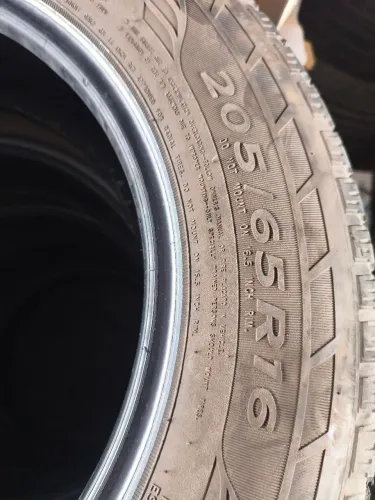 Pneus 205/65 R16
