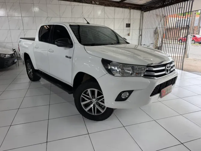 Toyota Hilux CD SR 4X4 2.8 TDI Diesel Aut. 2016