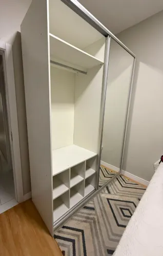 Guarda-roupa em MDF com espelho