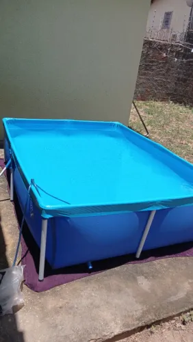 Vendo piscina GRANDE na caixa