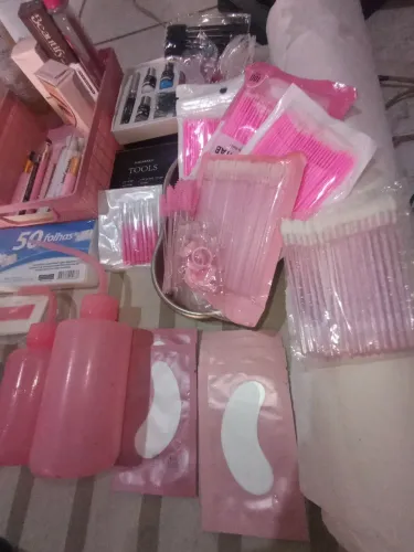 Material de estética, limpeza de pele, cílios e sobrancelha