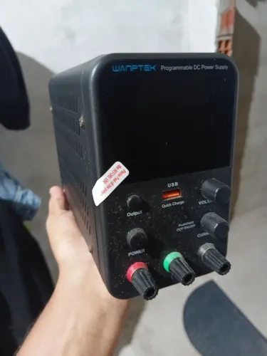 Fonte de bancada 