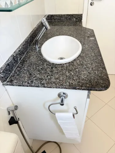 Gabinete com pia banheiro 