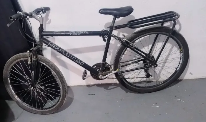 Vendo bicicleta aro 26 Samy pra ir imbora hj chama