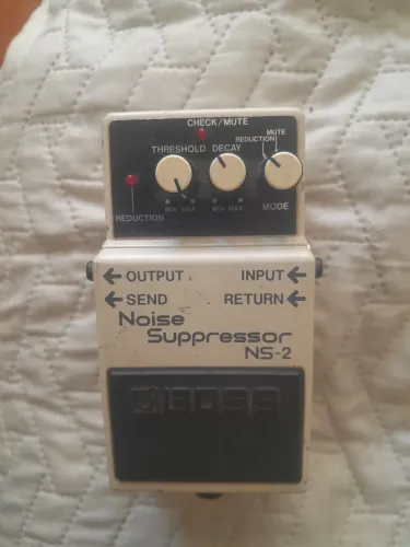 Pedal de  guitarra/baixo BOSS NOISE SUPRESSOR 