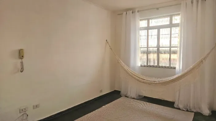 Oportunidade para investidores! Apê de 2 quartos com garagem a 1,5km do metrô Liberdade!