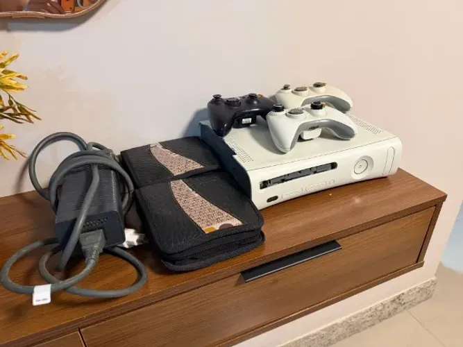 Xbox 360 Fat Desbloqueado + 3 Controles + Kinect + Fonte