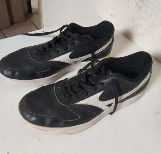 Tênis preto da mizuno 