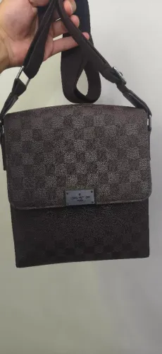 Bolsa Transversal LV Couro PU Texturizado marrom nova