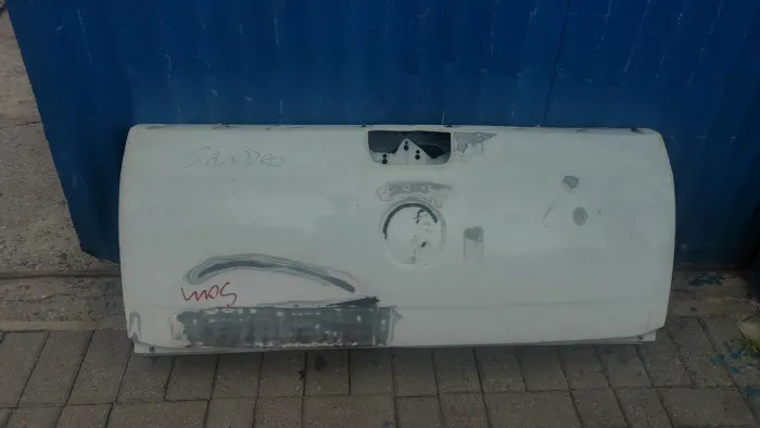 Tampa traseira Saveiro g6