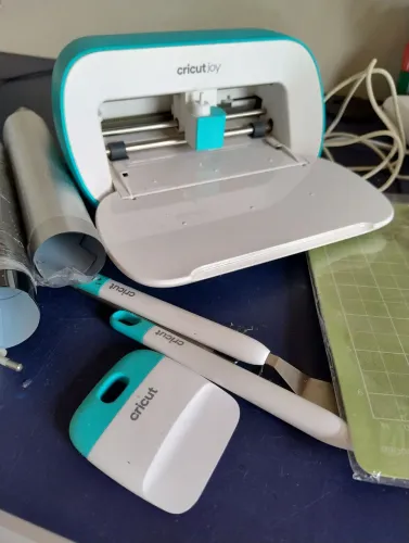 Máquina de Corte Cricut Joy + Acessórios - Excelente Estado