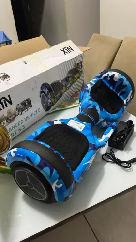 Skate elétrico com som bluetooth com capacidade até 100kg .. de 1200 por 800 reais .. tá z