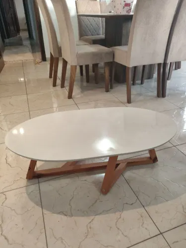 Mesa de central oval