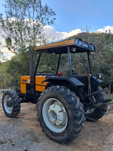 Trator Valtra 685 á venda <br>Ano 2007<br>7400 horas trabalhadas <br>Muito conser