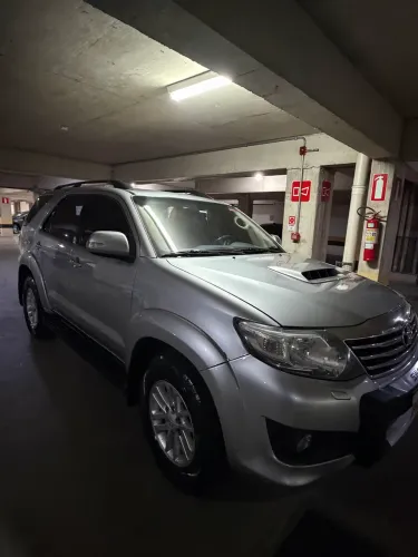 Toyota Hilux SW4 SRV D4-d 4X4 3.0 TDI Dies. AUT 2015