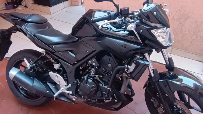 moto semi nova sem detalhes....