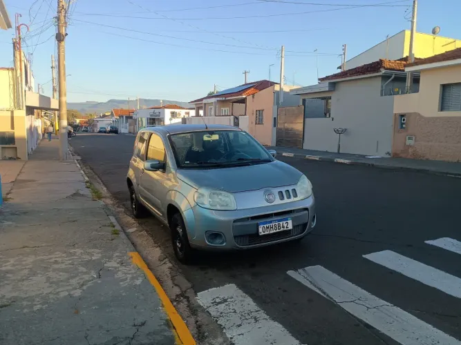 Fiat Uno Vivace 1.0 EVO Fire Flex 8V 3P 2013