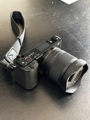 Sony ZVE-10 Na caixa + lente 20mm 2.8 full frame viltrox