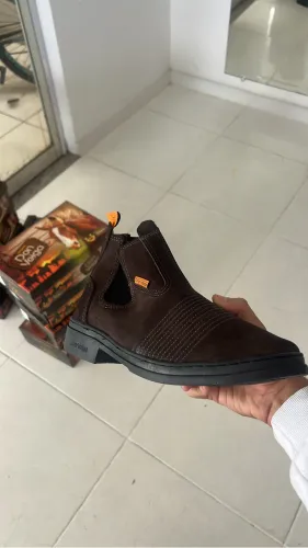Bota masculina 
