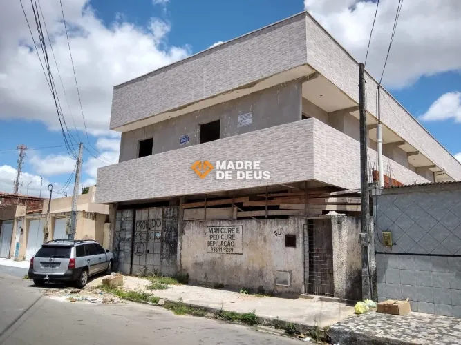 Prédio Comercial á venda no Conjunto Esperança