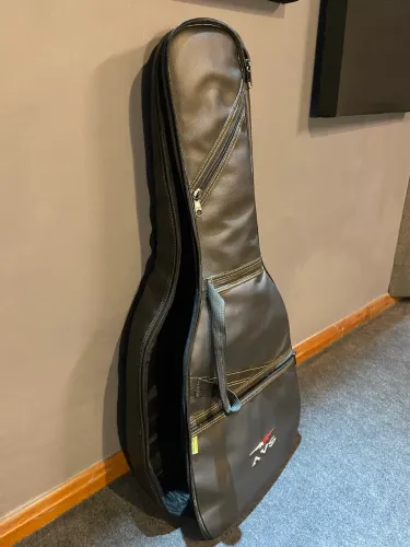 Capa Bag Violão Folk AVS Super Luxo Estofada Couro Sintético - Impecável