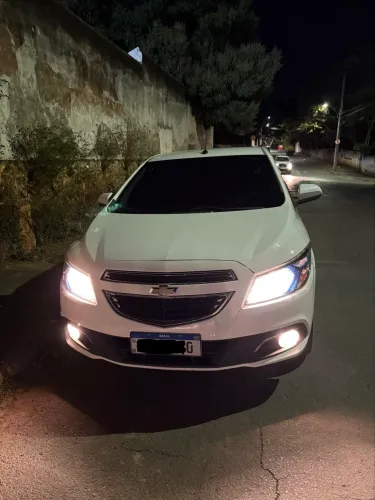 Chevrolet Onix Hatch LTZ 1.4 8V Flex Power Aut. 4P 2016