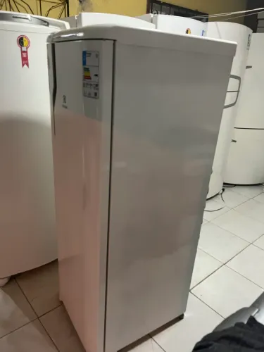 Geladeira Eletrolux frosfree disponível a pronta entrega 