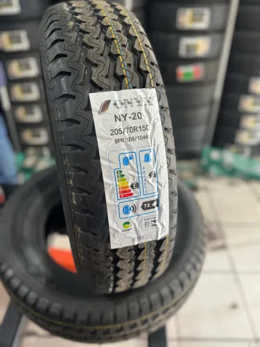 Pneu Novo 205/70/15 CARGA Onyx (Entrego instalado)