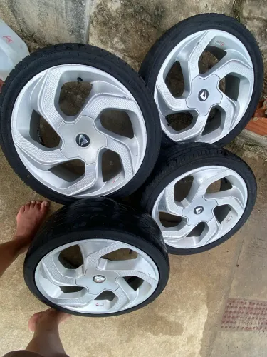 Vendo jogo de roda aro 17 205 40/17