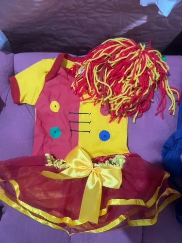Roupa da Emília mês vesario 