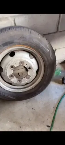 Pneu 205 75 R16