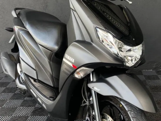 Yamada Fluo ABS 125 Com Apenas 480km