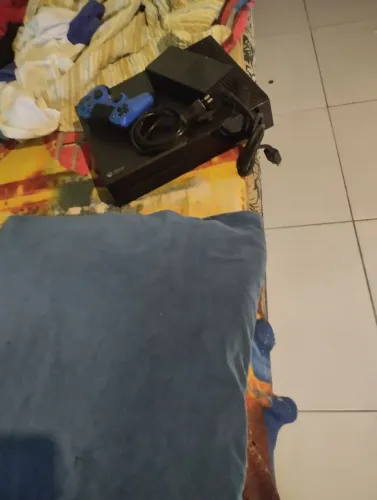 Vendo Xbox one e controle ? ps4 pra que trabalhar com conserto pra ageita
