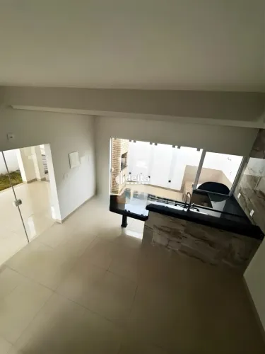 Casa residencial com 3 quartos sendo 1 suíte disponível para venda no bairro Novo Mundo em