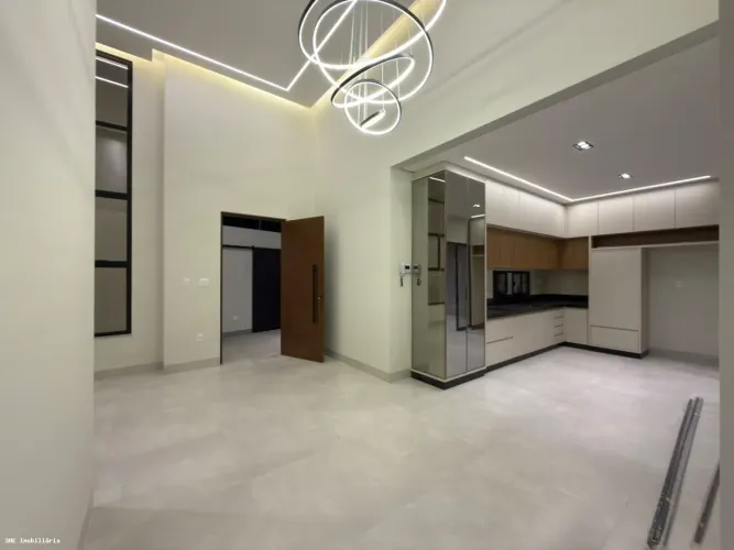Casa para Locação em Guanambi, Ipanema, 3 dormitórios, 1 suíte, 2 banheiros, 2 vagas