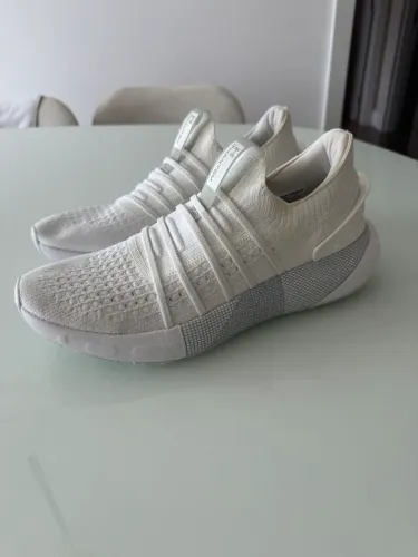 Tênis Under Armour Hovr Phantom S Triple White 43/44 BR