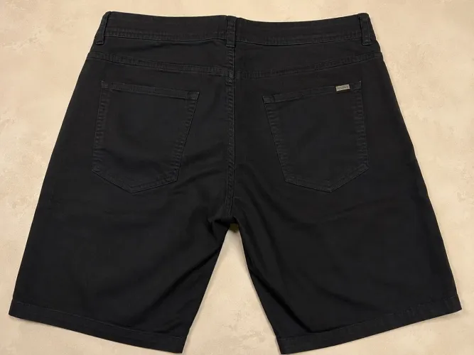 Bermuda Reserva Masculina Sarja Preta Tamanho 48