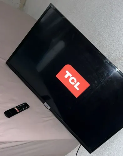 TV smart 32 polegadas semi nova