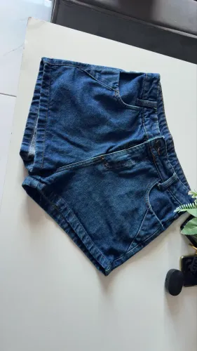 Qualque um por 20,00 a maioria veste 42