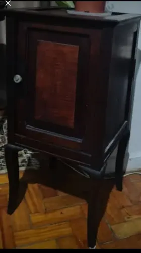 Armário antigo pequeno estilo eduardiano