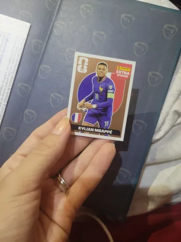 EXTRA STICKER MBAPPÉ
