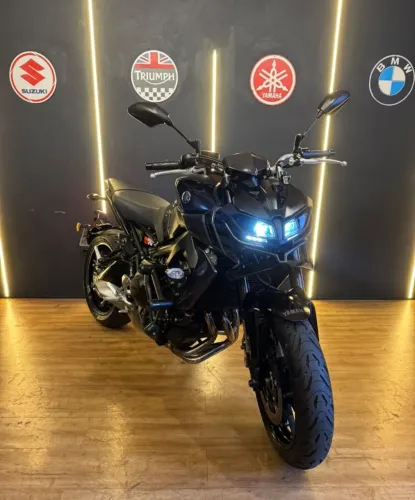 YAMAHA MT-09 2025 IMPECÁVEL