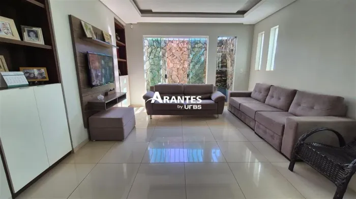 Casa com 225,50m² 5 quartos à venda no bairro Santa Mônica