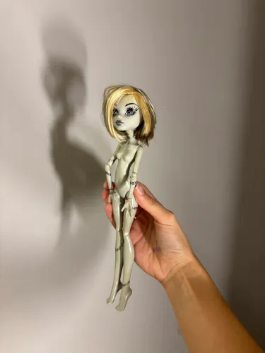 Boneca Frankie Stein Skull Shores