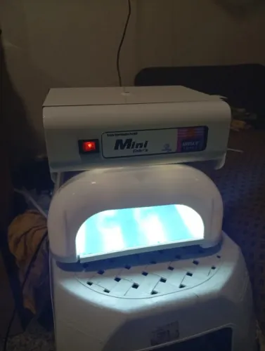 vendo uma estufa esterilizadora portátil, mas uma cabine para secagem de unhas, semi novas