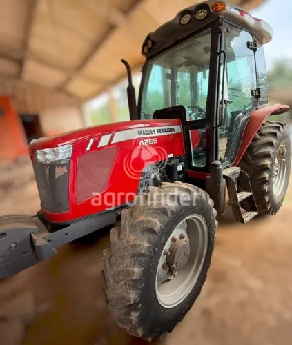 Trator Massey Ferguson 4265 ano 2015