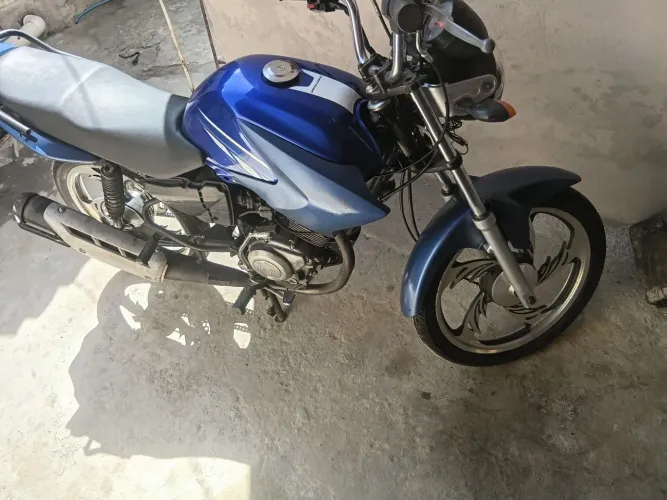 Moto YAMAHA FACTOR 125 2009 Pedal