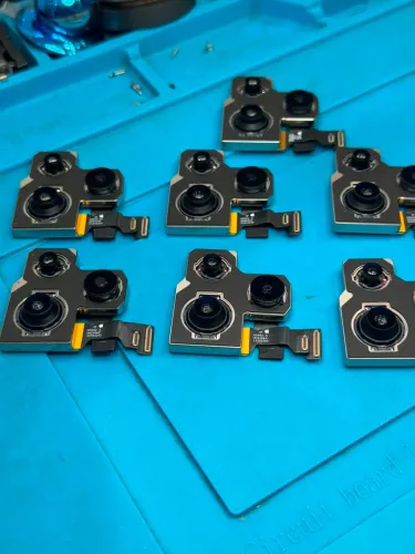 Câmera frontal e traseira original retirada, temos do 8s até o 17 PRO MAX
